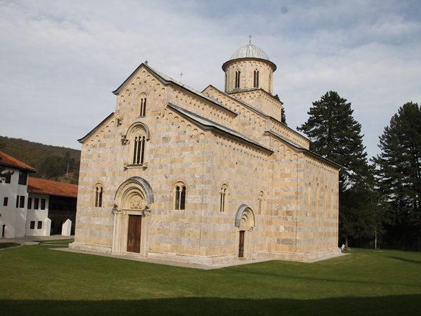 decani serbian orthodox monastery